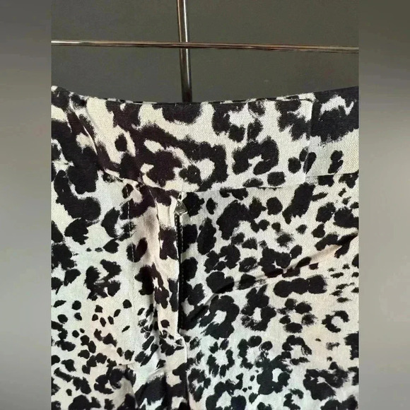 J. CREW linen black/white animal print scalloped hem shorts• 2 - Picture 3 of 6